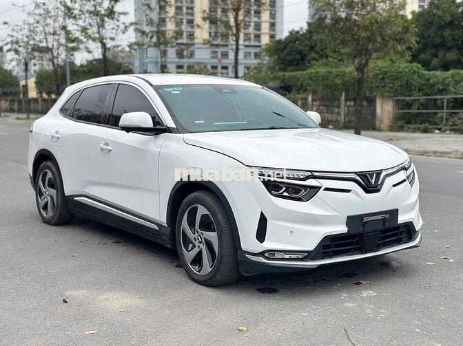 Vinfast VF8 Eco 2023 Trắng mua Pin SDI sẵn Hồ Sơ