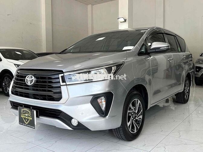 Toyota Innova 2.0E MT 2022 Bạc 85.000km