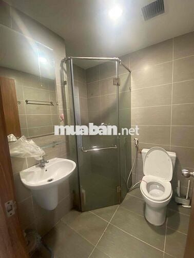 Cho thuê căn hộ 3PN The Pegasuite, căn góc 2 ban công, tầng cao mát