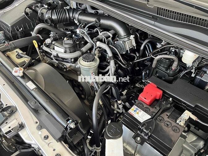 Toyota Innova 2.0E MT 2022 Bạc 85.000km