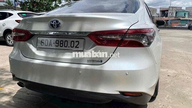 Toyota Camry Hybrid 2022 Trắng Hybrid 40.000 Km