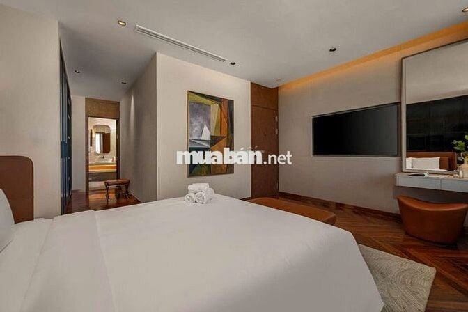 Cần bán căn 2PN 83,3m2 tầng 14 Regal Complex view Villa, sông Cổ Cò