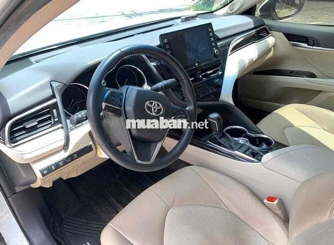 Toyota Camry Hybrid 2022 Trắng Hybrid 40.000 Km