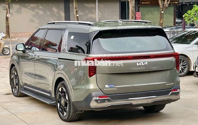 Kia Carnival Signature 2025 Dầu Xanh rêu Tự động