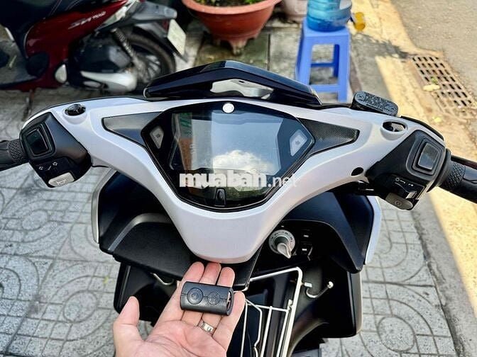 📢 Yamaha NVX 155cc khoá Smartkey thắng ABS VVA ZiN