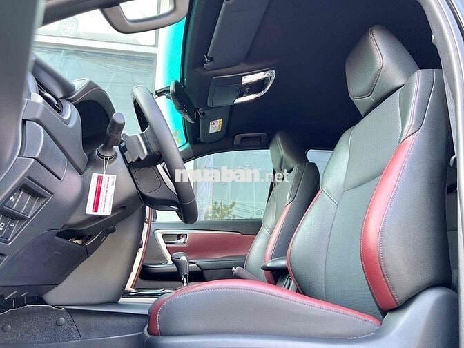 Toyota Fortuner Legender 2.7 4x4 2025 Đen