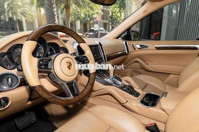 Porsche Cayenne 2016 Tự động Tiptronic Vàng cát