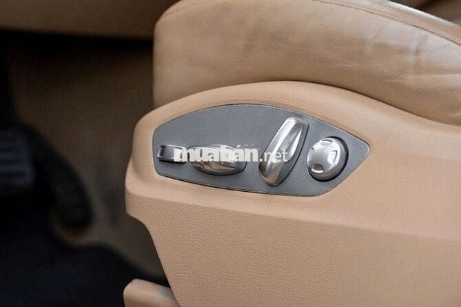 Porsche Cayenne 2016 Tự động Tiptronic Vàng cát