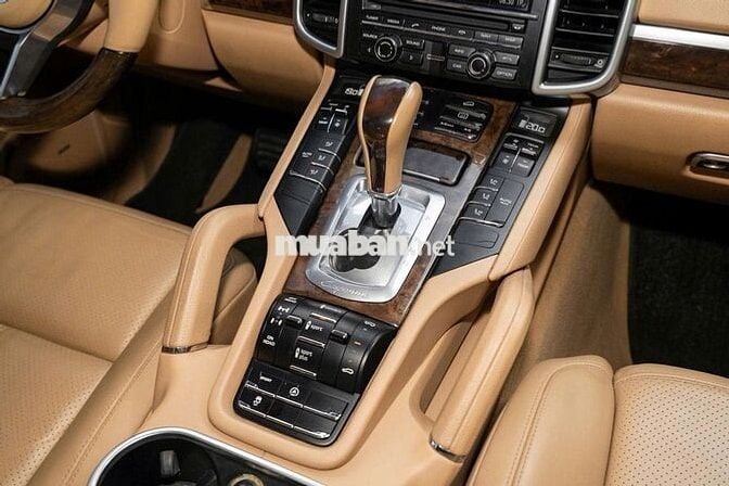 Porsche Cayenne 2016 Tự động Tiptronic Vàng cát