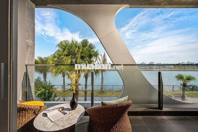 Cần bán căn 2PN 83,3m2 tầng 14 Regal Complex view Villa, sông Cổ Cò