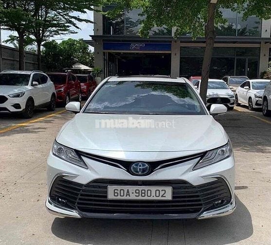 Toyota Camry Hybrid 2022 Trắng Hybrid 40.000 Km