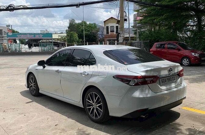 Toyota Camry Hybrid 2022 Trắng Hybrid 40.000 Km