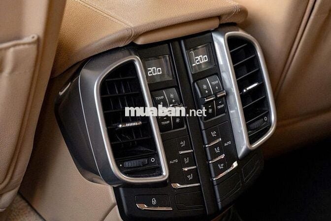 Porsche Cayenne 2016 Tự động Tiptronic Vàng cát