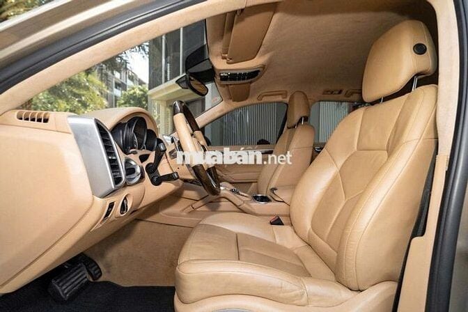 Porsche Cayenne 2016 Tự động Tiptronic Vàng cát