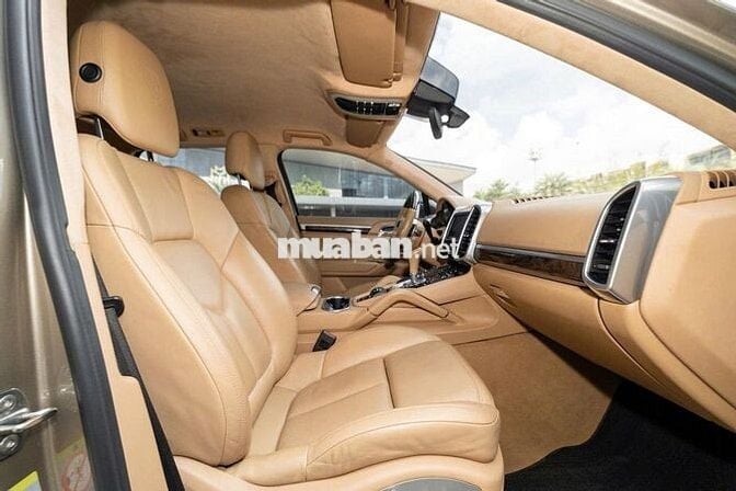 Porsche Cayenne 2016 Tự động Tiptronic Vàng cát