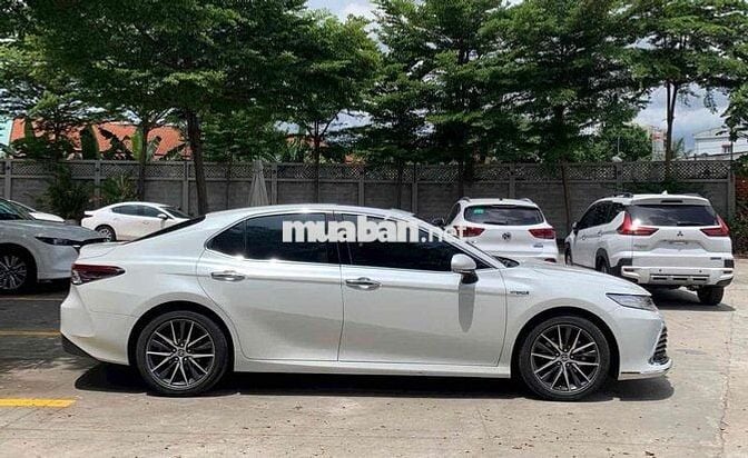 Toyota Camry Hybrid 2022 Trắng Hybrid 40.000 Km