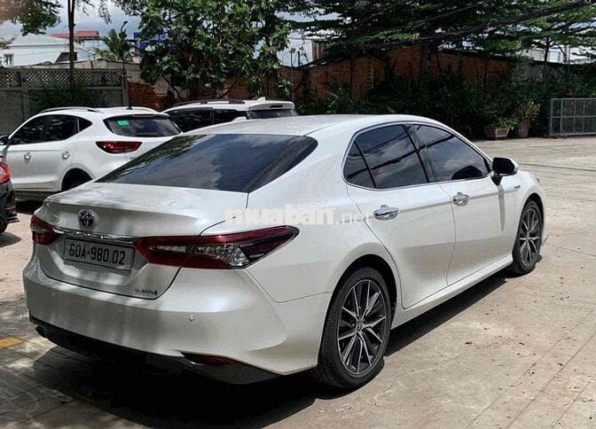 Toyota Camry Hybrid 2022 Trắng Hybrid 40.000 Km