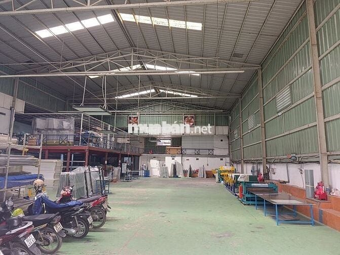 Công nhân Sản Xuất và giao lắp hàng hóa Quận 12