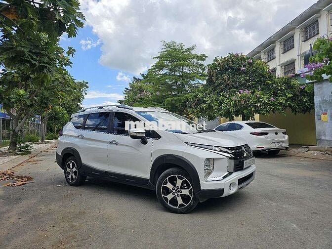 Mitsubishi Xpander Cross 2020 Trắng 7 chỗ