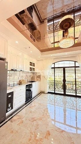 Bán nhà 7 tầng mặt phố Đại La, vị trí đắc địa trung tâm, sầm uất