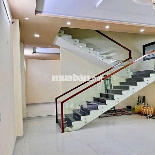 Cho thuê nhà mặt tiền 3 tầng mặt tiền kẹp kiệt đường Điện Biên Phủ, 