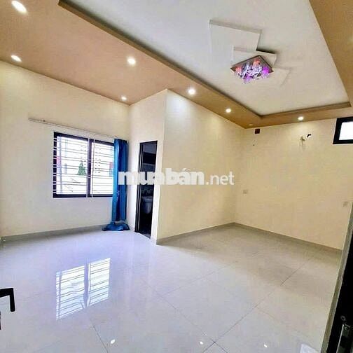 Cho thuê nhà mặt tiền 3 tầng mặt tiền kẹp kiệt đường Điện Biên Phủ, 