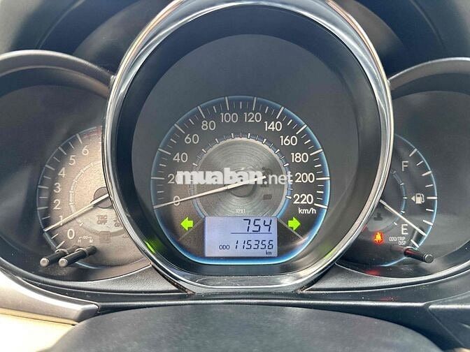 Toyota Vios E MT 2016 Trắng 11v km Xe Gia Đình