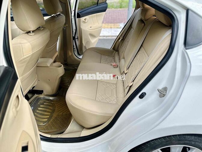 Toyota Vios E MT 2016 Trắng 11v km Xe Gia Đình