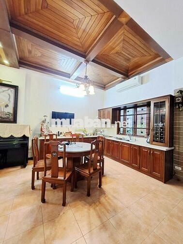 Mặt phố cổ - Bao QH 100 năm - mặt tiền lớn, vỉa hè rộng, kinh doanh