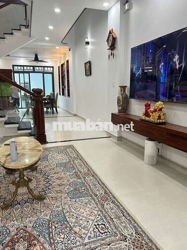 KHU NHÀ 4 TẦNG ĐỒNG BỘ VITRI ĐẸP FUNL NỘI THẤT NGÂY CV. CHỢTRƯỜNGHỌC  
