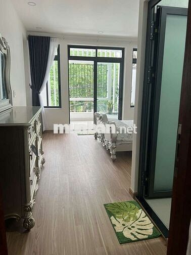 KHU NHÀ 4 TẦNG ĐỒNG BỘ VITRI ĐẸP FUNL NỘI THẤT NGÂY CV. CHỢTRƯỜNGHỌC  