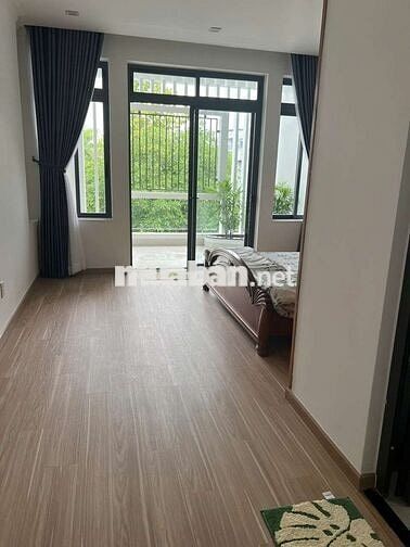 KHU NHÀ 4 TẦNG ĐỒNG BỘ VITRI ĐẸP FUNL NỘI THẤT NGÂY CV. CHỢTRƯỜNGHỌC  