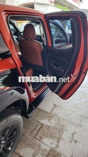 Mitsubishi Triton Athlete Tự động Cam Da
