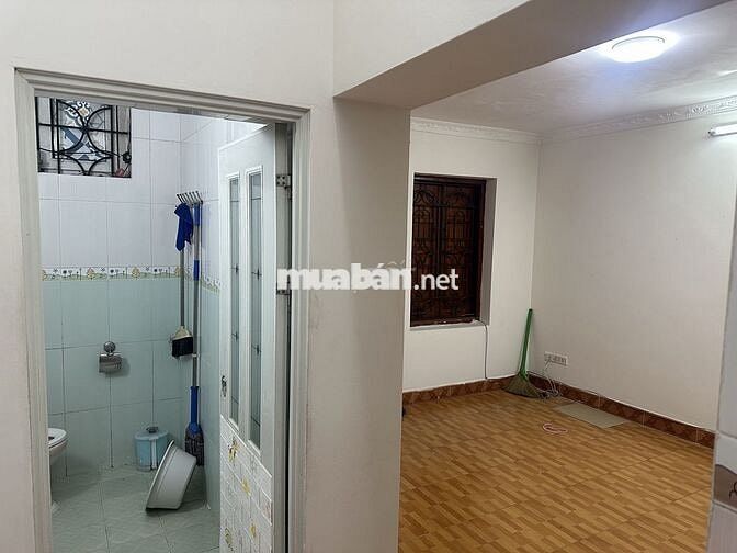 Chính chủ cho thuê căn hộ tầng 5 (45m²), TT Trung Tự, đã cải tạo mới