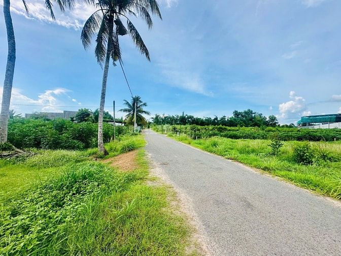 11x51 đường nhựa. 573m2 có thổ cư. Khu dân cư. 660tr. Rẻ 