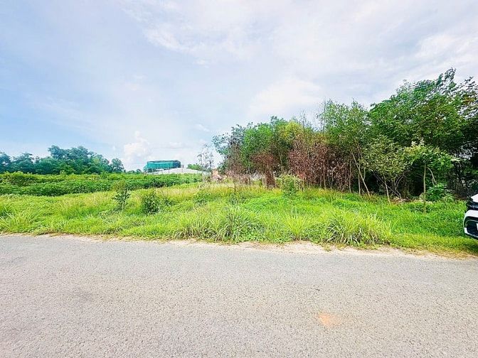 11x51 đường nhựa. 573m2 có thổ cư. Khu dân cư. 660tr. Rẻ 