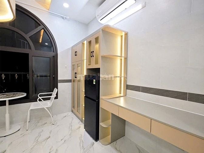 Bán tòa CHDV Huỳnh Văn Nghệ, Tân Bình, 192m2, 37 phòng full nội thất
