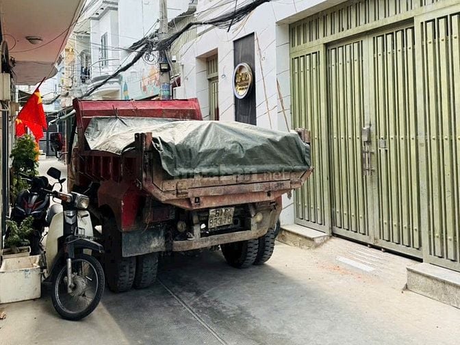 Bán tòa CHDV Huỳnh Văn Nghệ, Tân Bình, 192m2, 37 phòng full nội thất