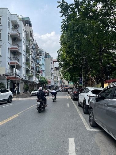 Bán Nhà Mặt Phố Trung Phụng- Xã Đàn Lo Góc 109m Mt9m x6T Giá 57 tỷ.