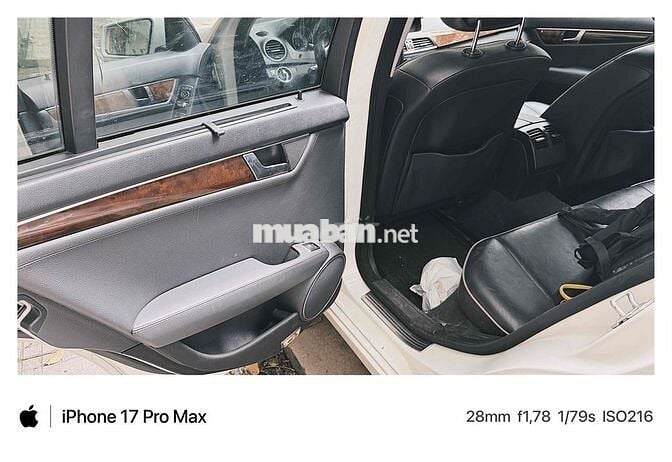 Mercedes-Benz C250 Facelift 2012 Trắng 22 vạn km