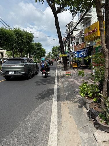 Mặt tiền Hưng Phú, P.8, Q.8, dt: 4,8 x 10m, 4 tầng, giá 11 tỷ 4.