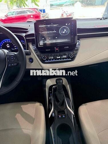 Toyota Corolla Altis 1.8V 2022 16.000 km không lỗi