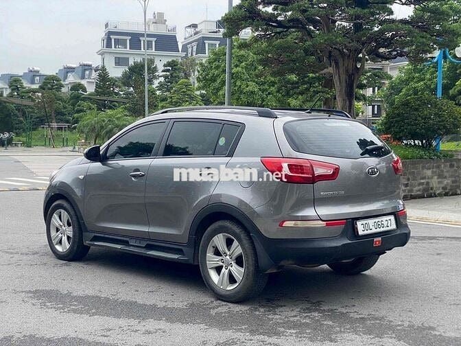Kia Sportage SUV 5 chỗ màu Xám