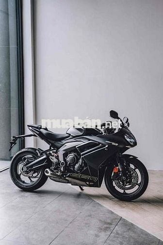 Triumph Daytona 660 2025 Đen mờ