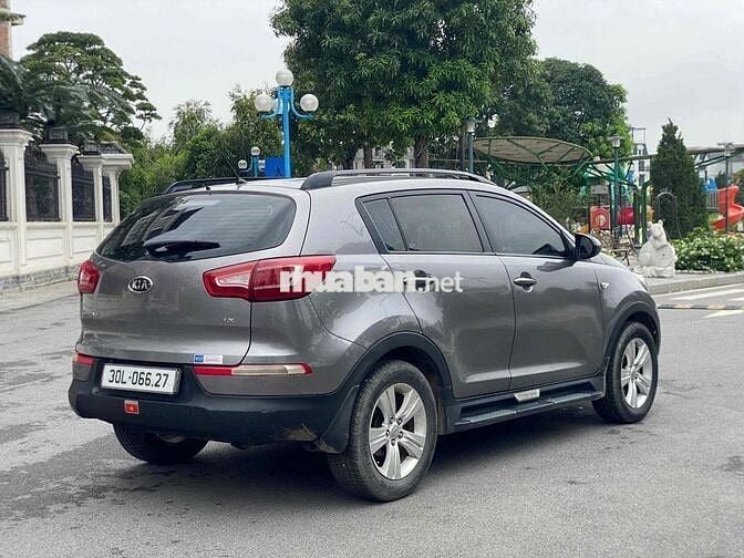 Kia Sportage SUV 5 chỗ màu Xám