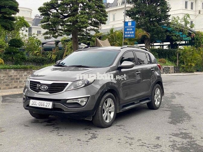 Kia Sportage SUV 5 chỗ màu Xám