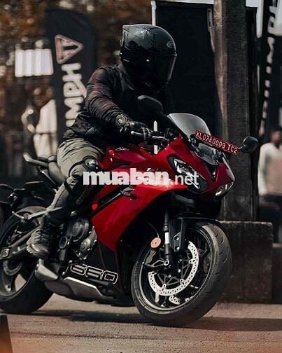 Triumph Daytona 660 2025 Đen mờ