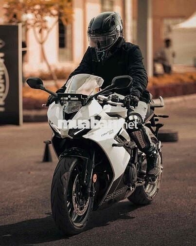 Triumph Daytona 660 2025 Đen mờ