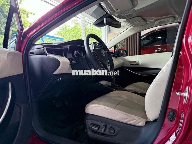 Toyota Corolla Altis 1.8V 2022 16.000 km không lỗi