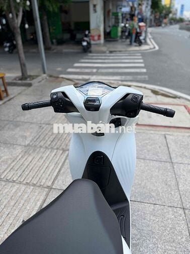 Honda SH160i CBS 2023 Trắng